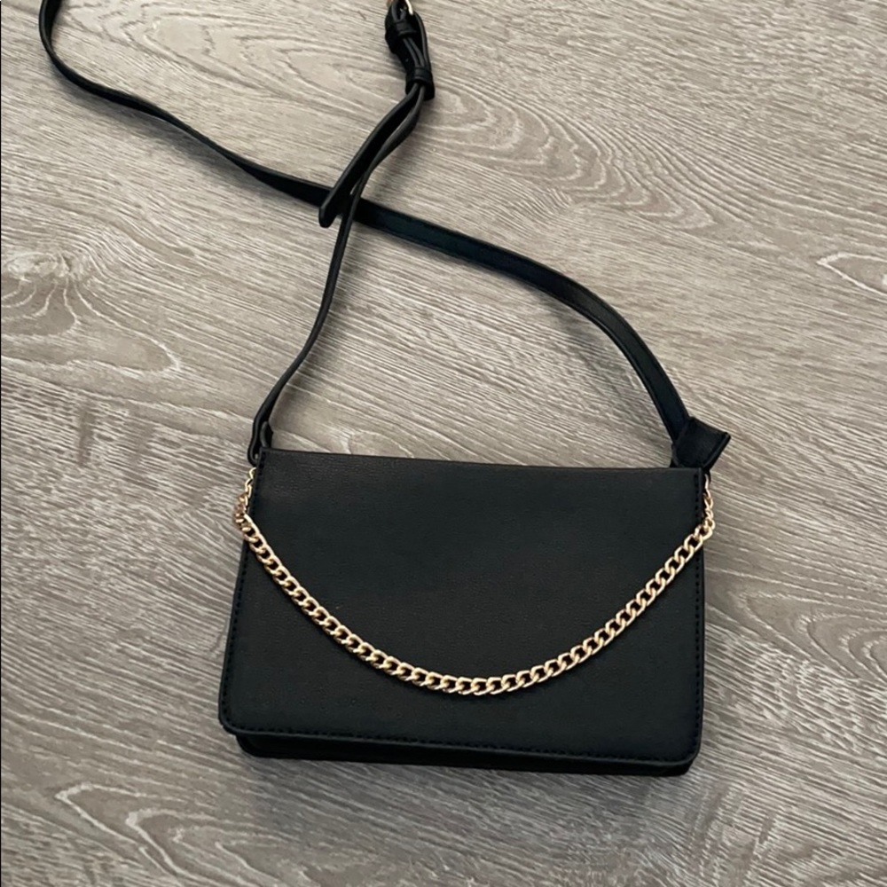 Black crossbody purse